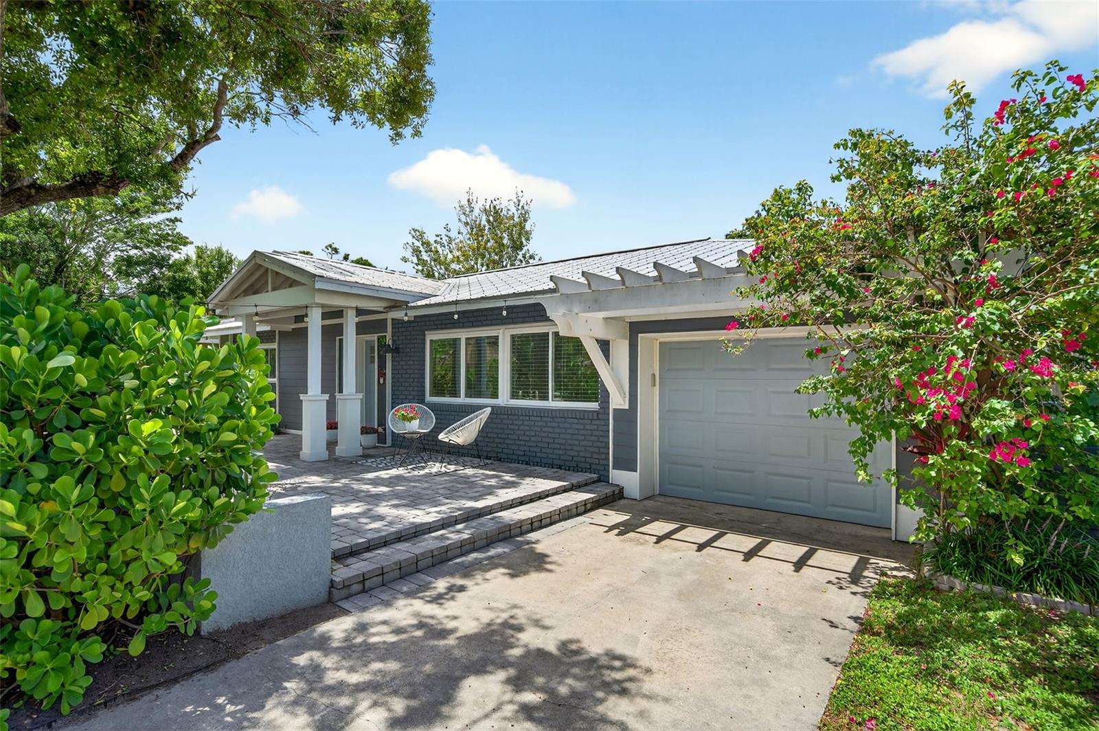 Image 5 of 53 For 2460 Hillview Street