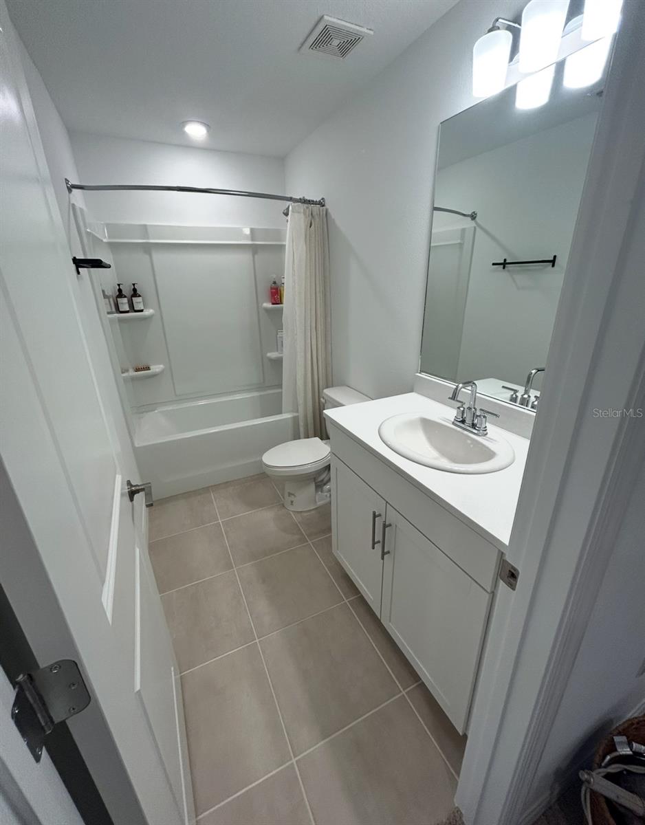 Image 15 of 19 For 11751 Glenside Terrace