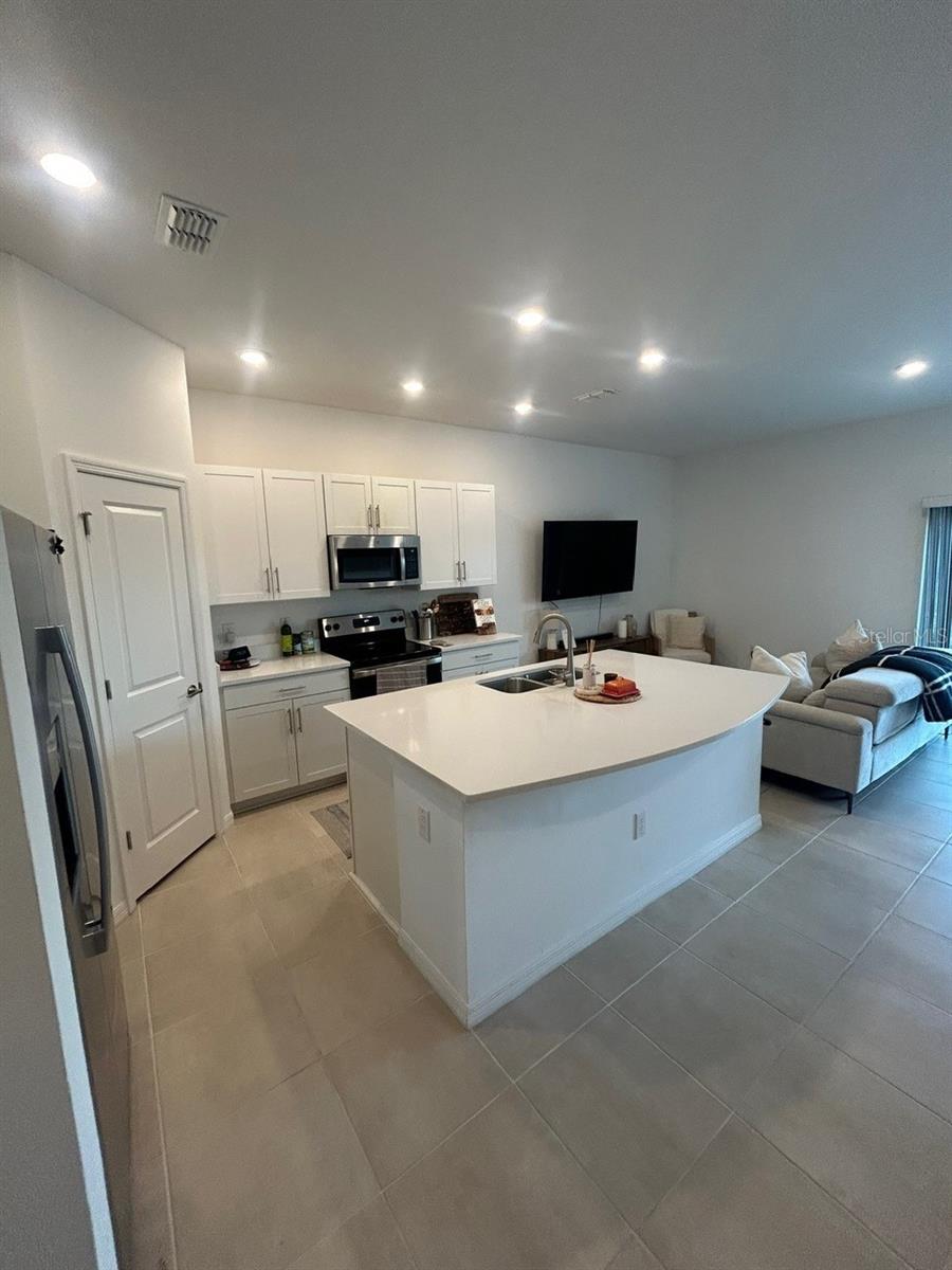 Image 4 of 19 For 11751 Glenside Terrace