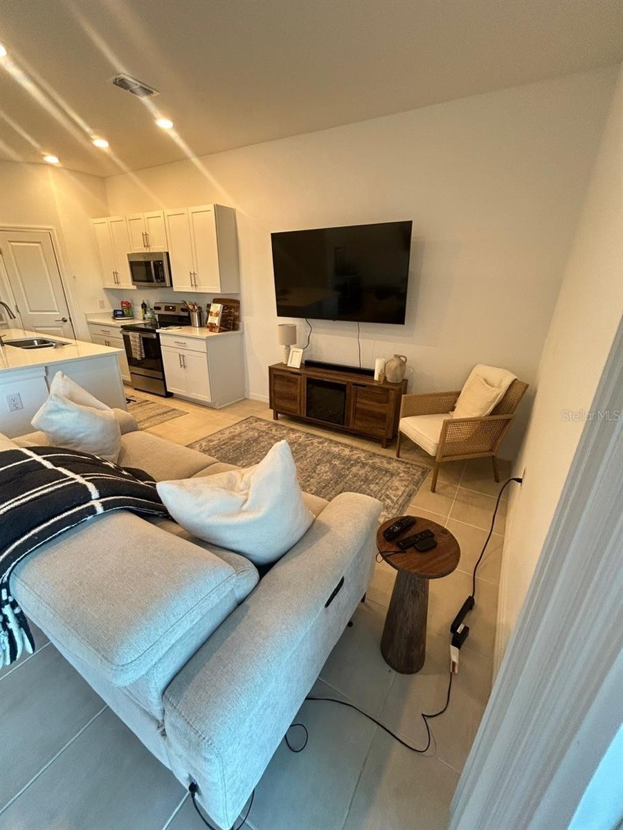 Image 5 of 19 For 11751 Glenside Terrace