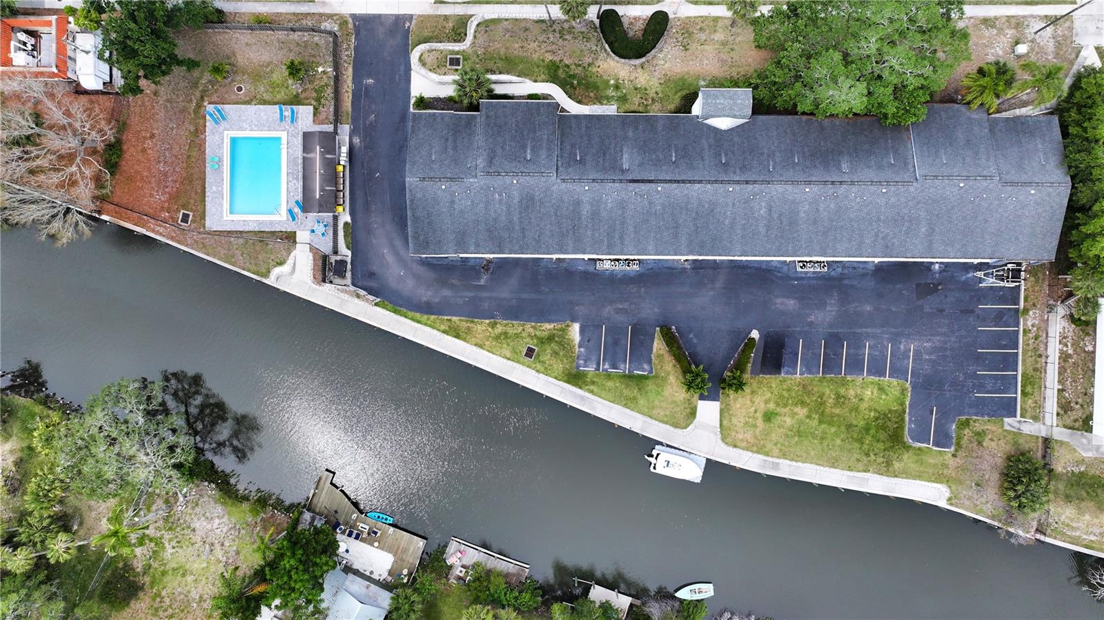 Image 25 of 36 For 2124 Tamiami Trail N 103