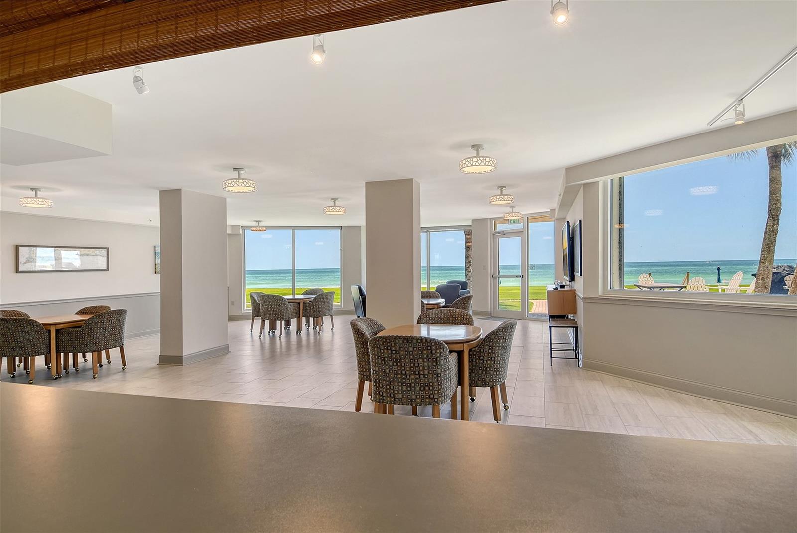 Image 82 of 100 For 1000 Longboat Club Road  1105