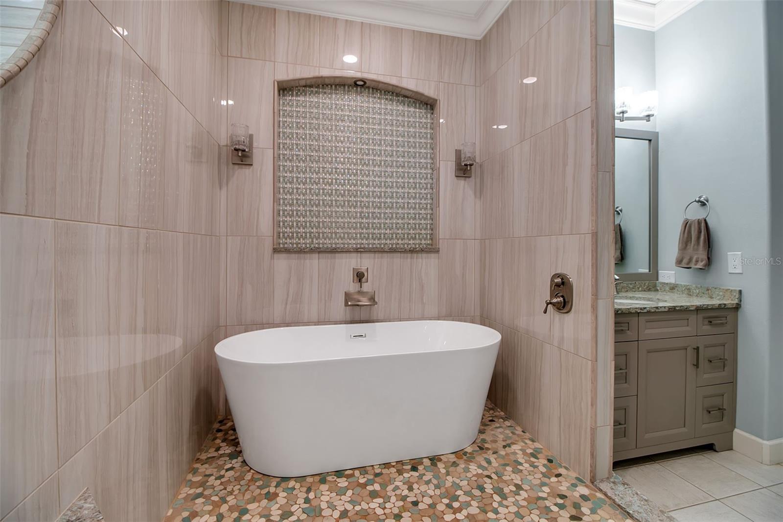 Image 73 of 100 For 1822 97th St Nw