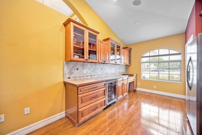 Image 11 of 39 For 4127 Middle River Terrace