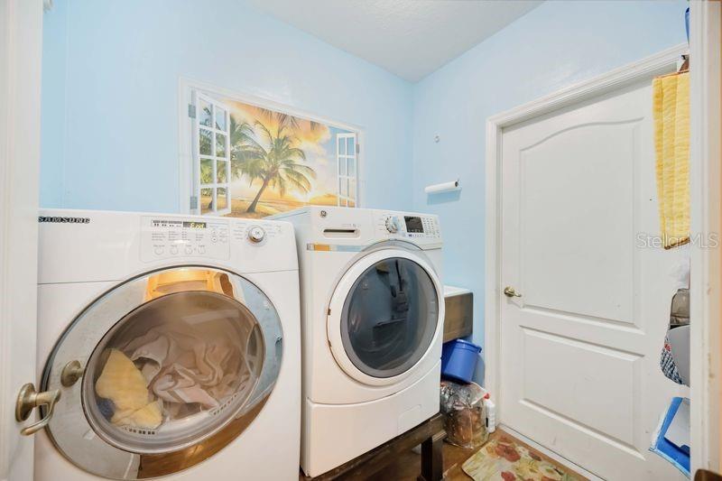 Image 16 of 39 For 4127 Middle River Terrace