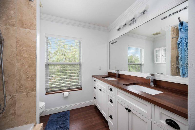 Image 22 of 39 For 4127 Middle River Terrace