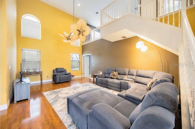 Image 5 of 39 For 4127 Middle River Terrace