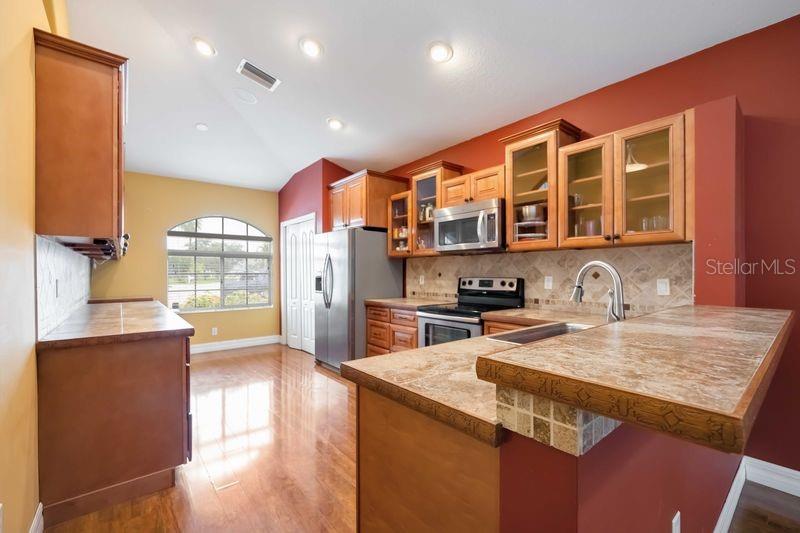 Image 8 of 39 For 4127 Middle River Terrace