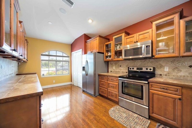 Image 9 of 39 For 4127 Middle River Terrace