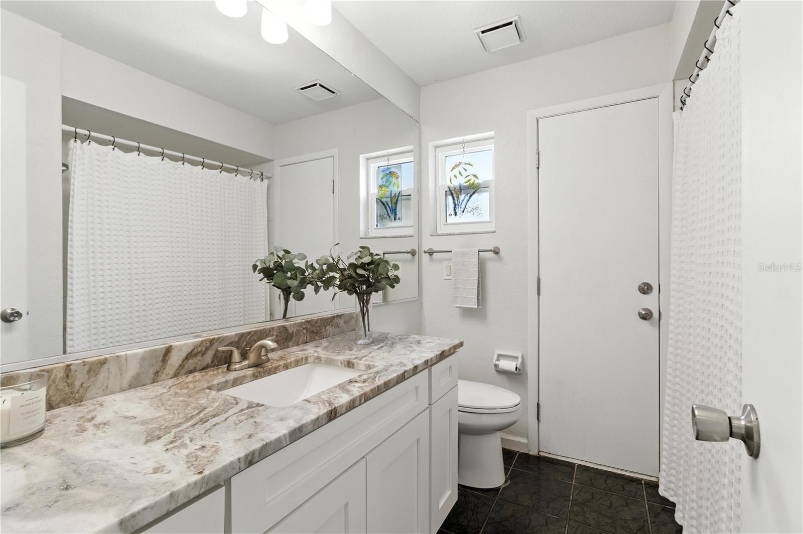 Image 18 of 37 For 832 Harrowood Court