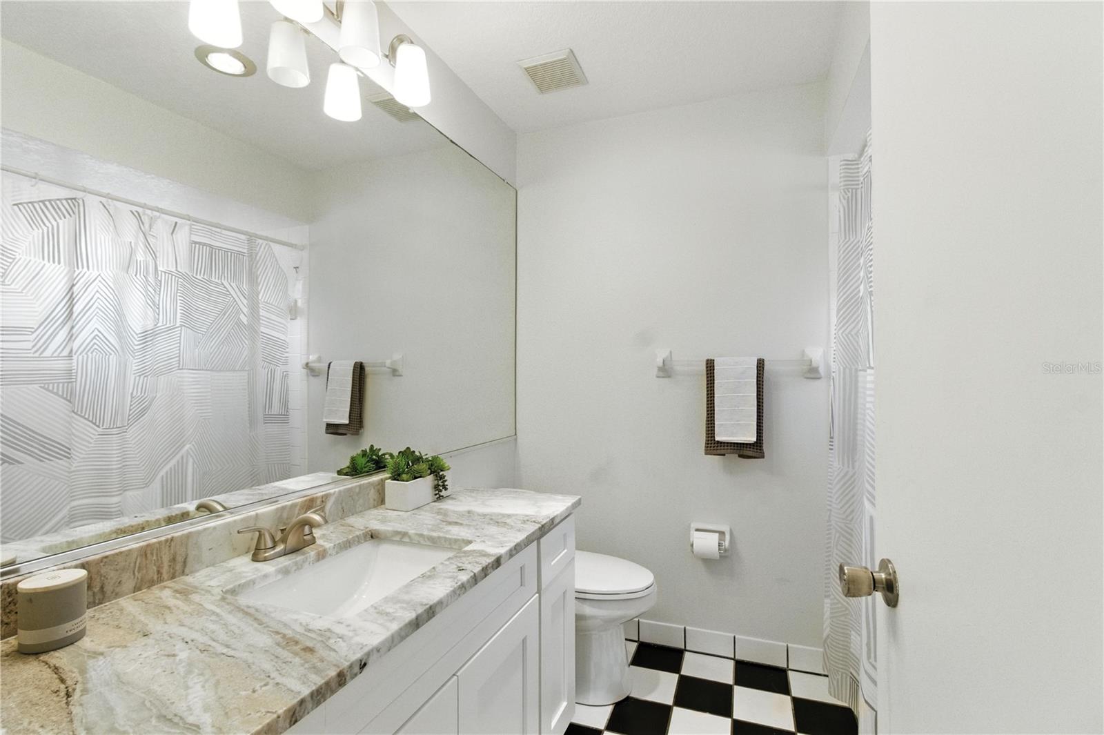 Image 24 of 37 For 832 Harrowood Court
