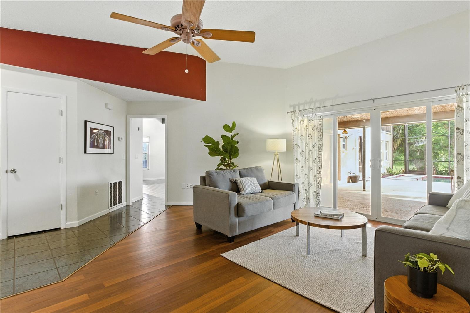 Image 5 of 37 For 832 Harrowood Court