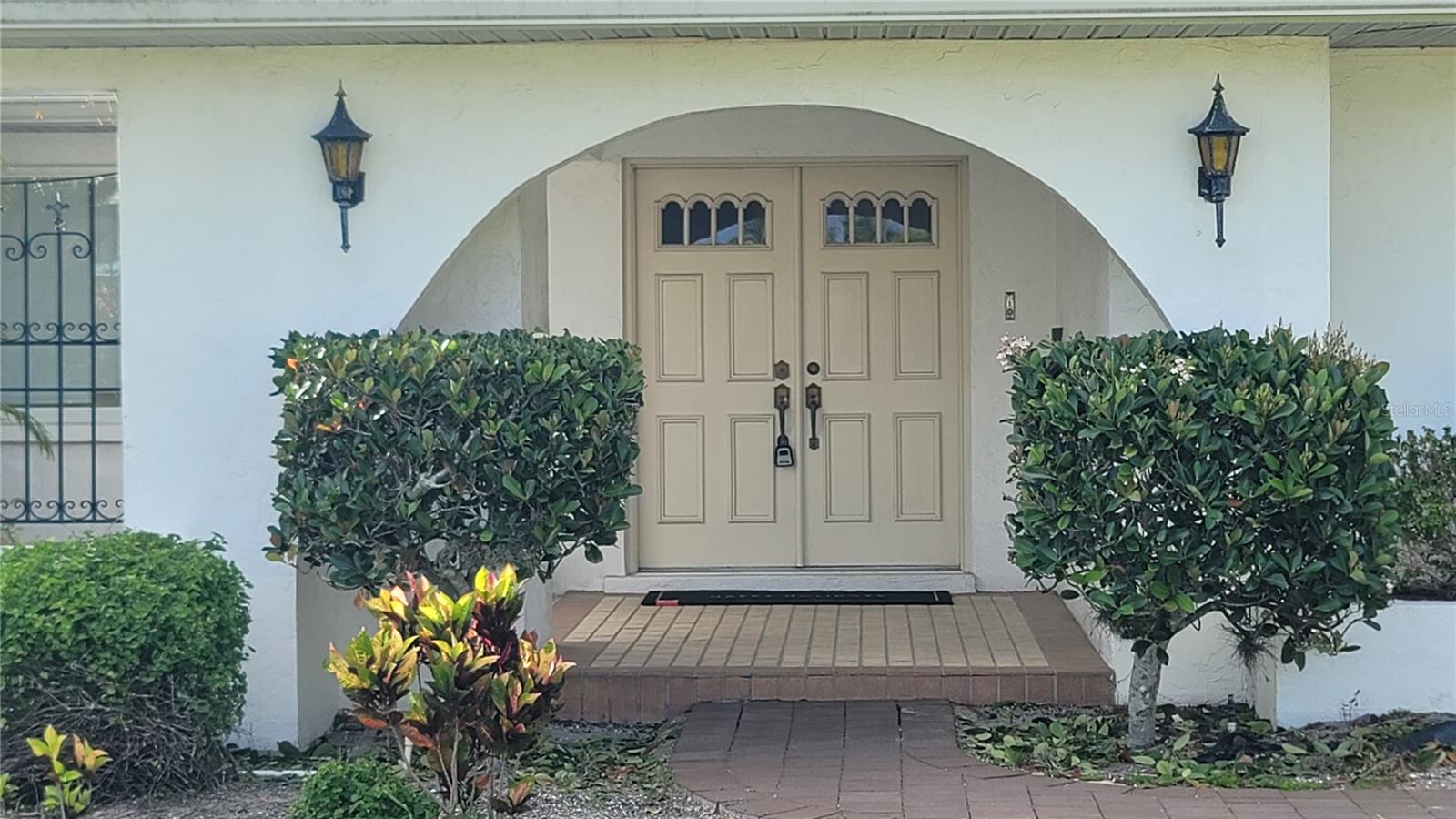 Image 2 of 16 For 3631 Avenida Madera