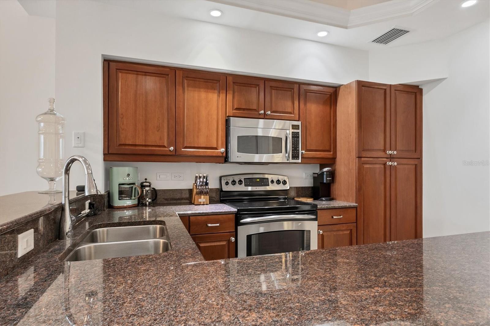 Image 9 of 41 For 8111 Lakewood Main Street 305