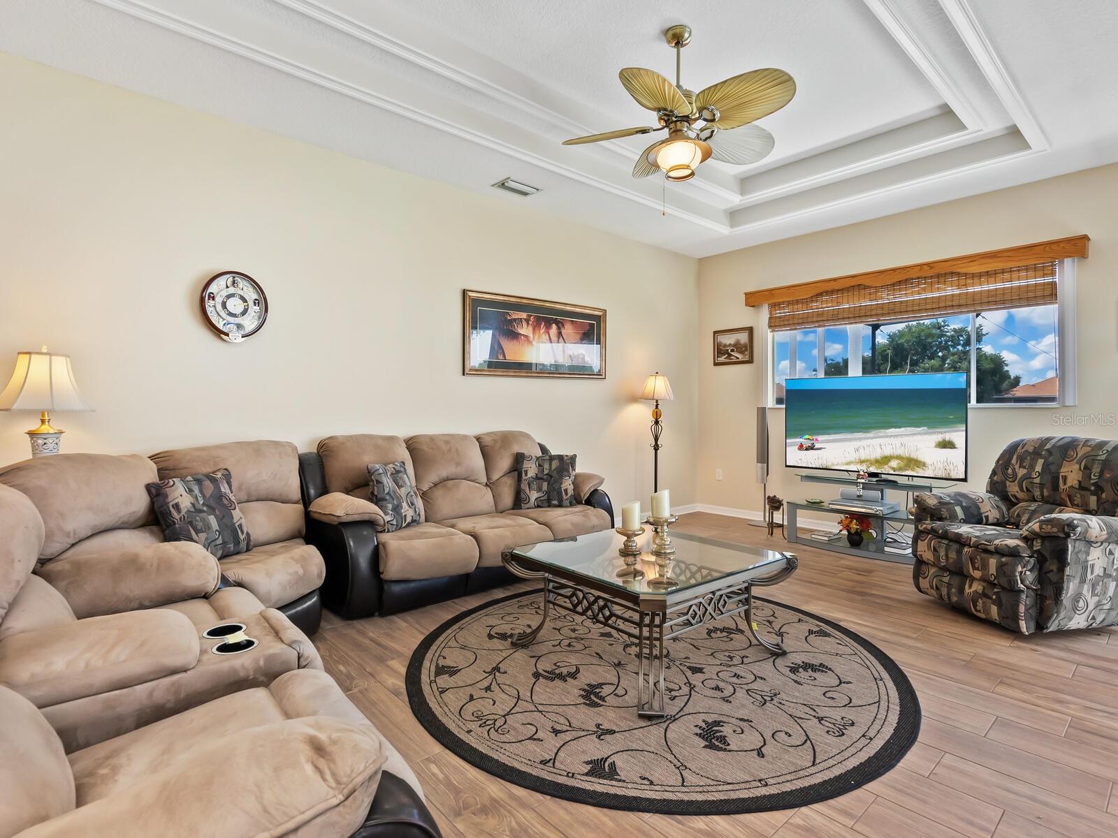 Image 15 of 55 For 280 Dahlia Court