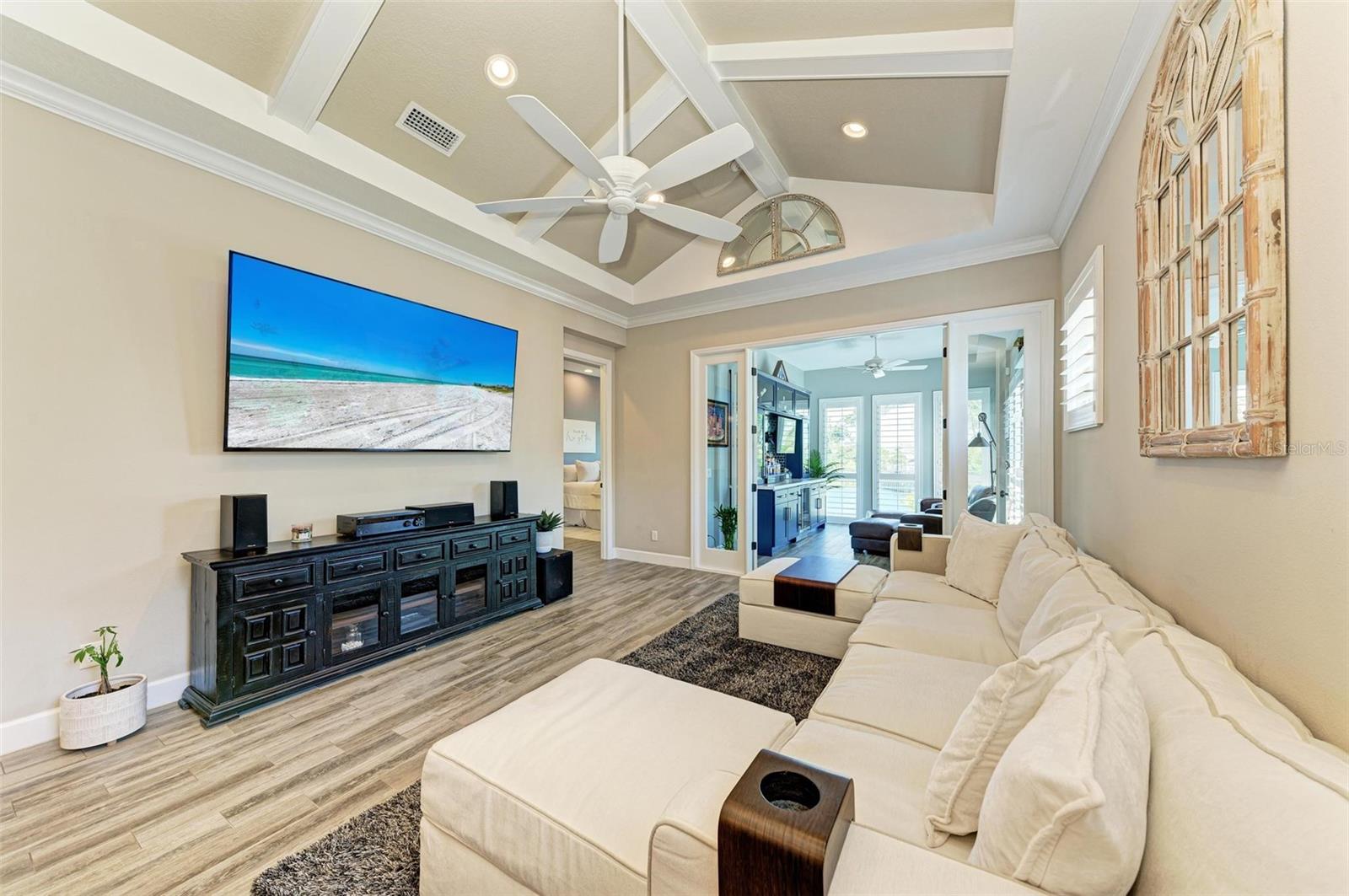 Image 18 of 98 For 367 Compass Point Drive 201