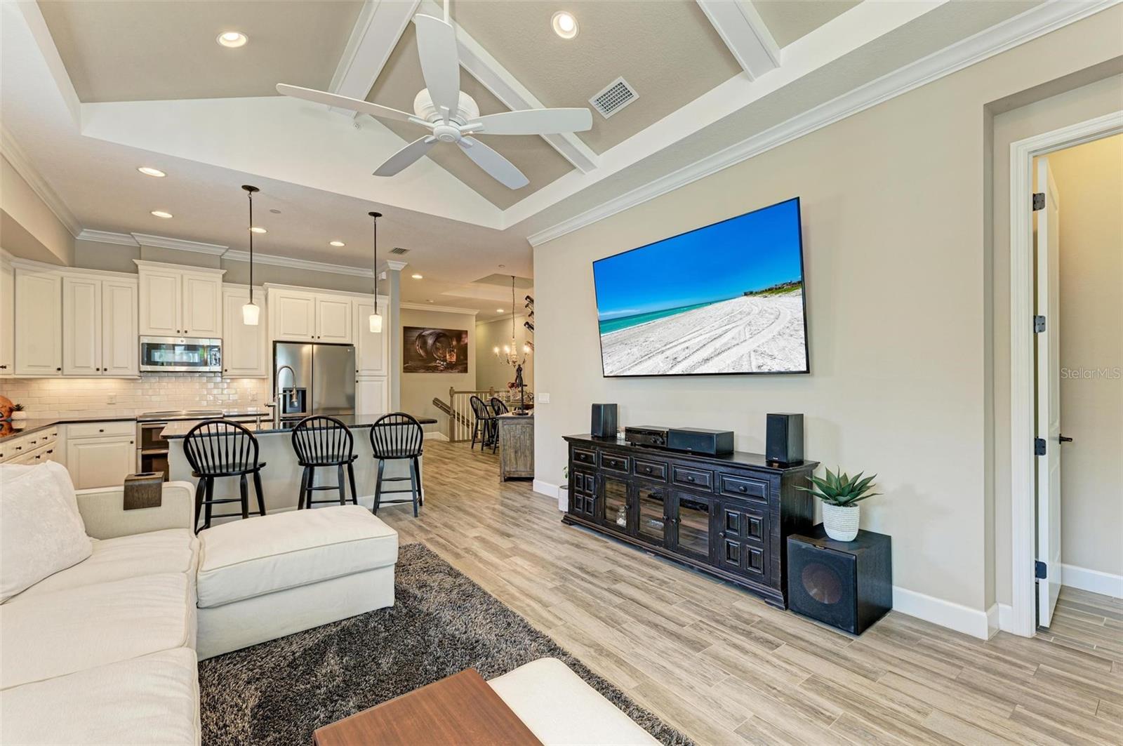 Image 20 of 98 For 367 Compass Point Drive 201
