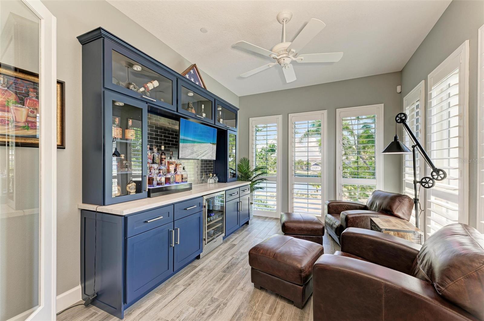 Image 23 of 98 For 367 Compass Point Drive 201