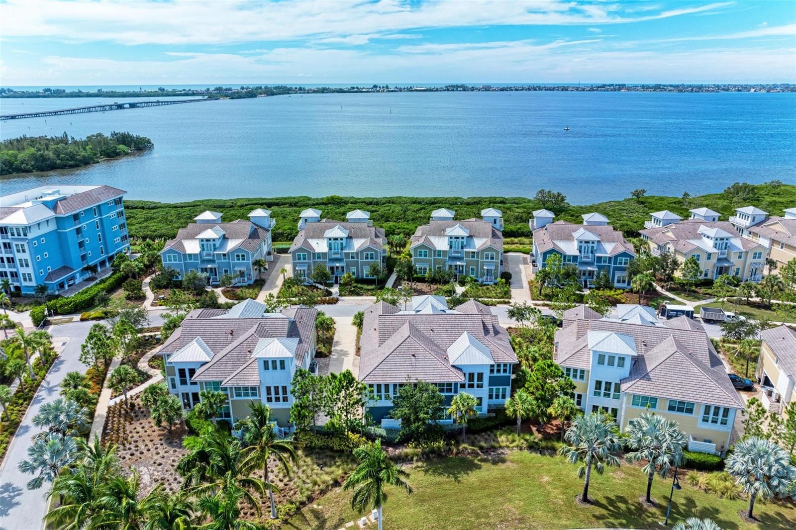 Image 44 of 98 For 367 Compass Point Drive 201