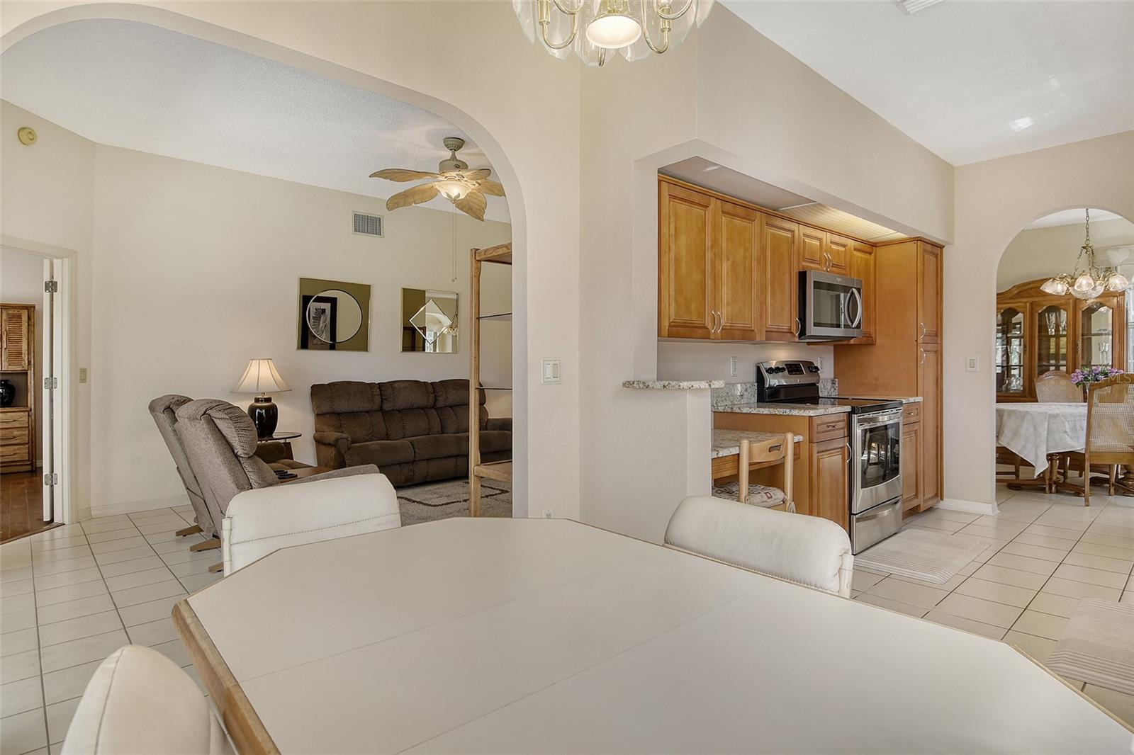 Image 13 of 34 For 5598 Golf Pointe Drive
