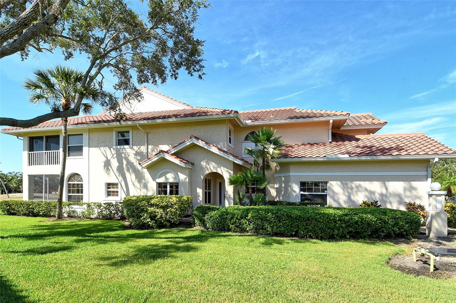 Image 4 of 34 For 5598 Golf Pointe Drive