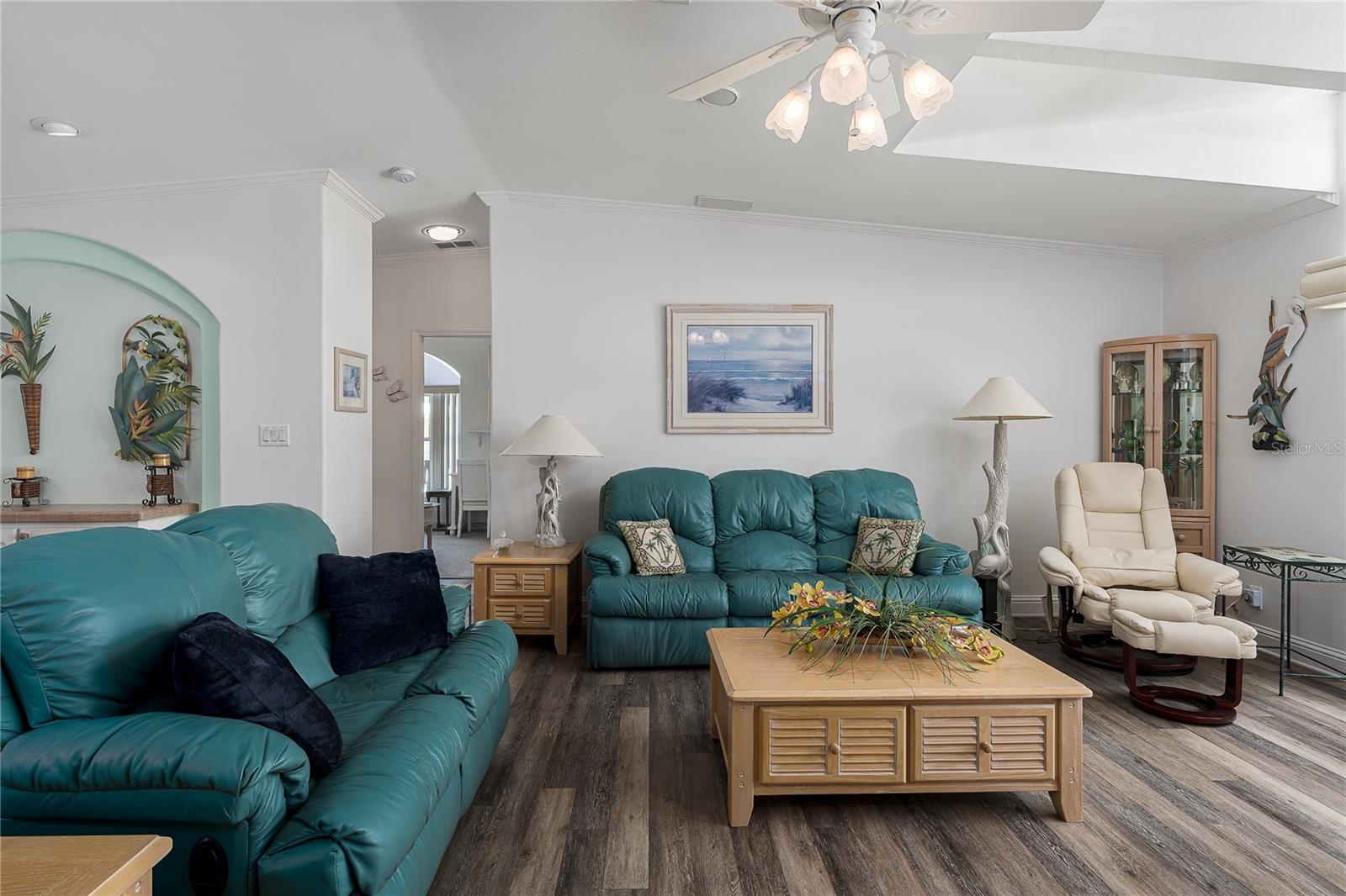 Image 3 of 37 For 8418 Regal Way