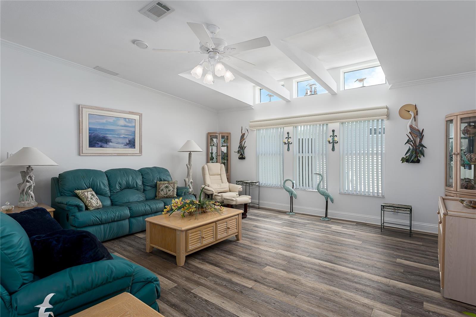 Image 4 of 37 For 8418 Regal Way