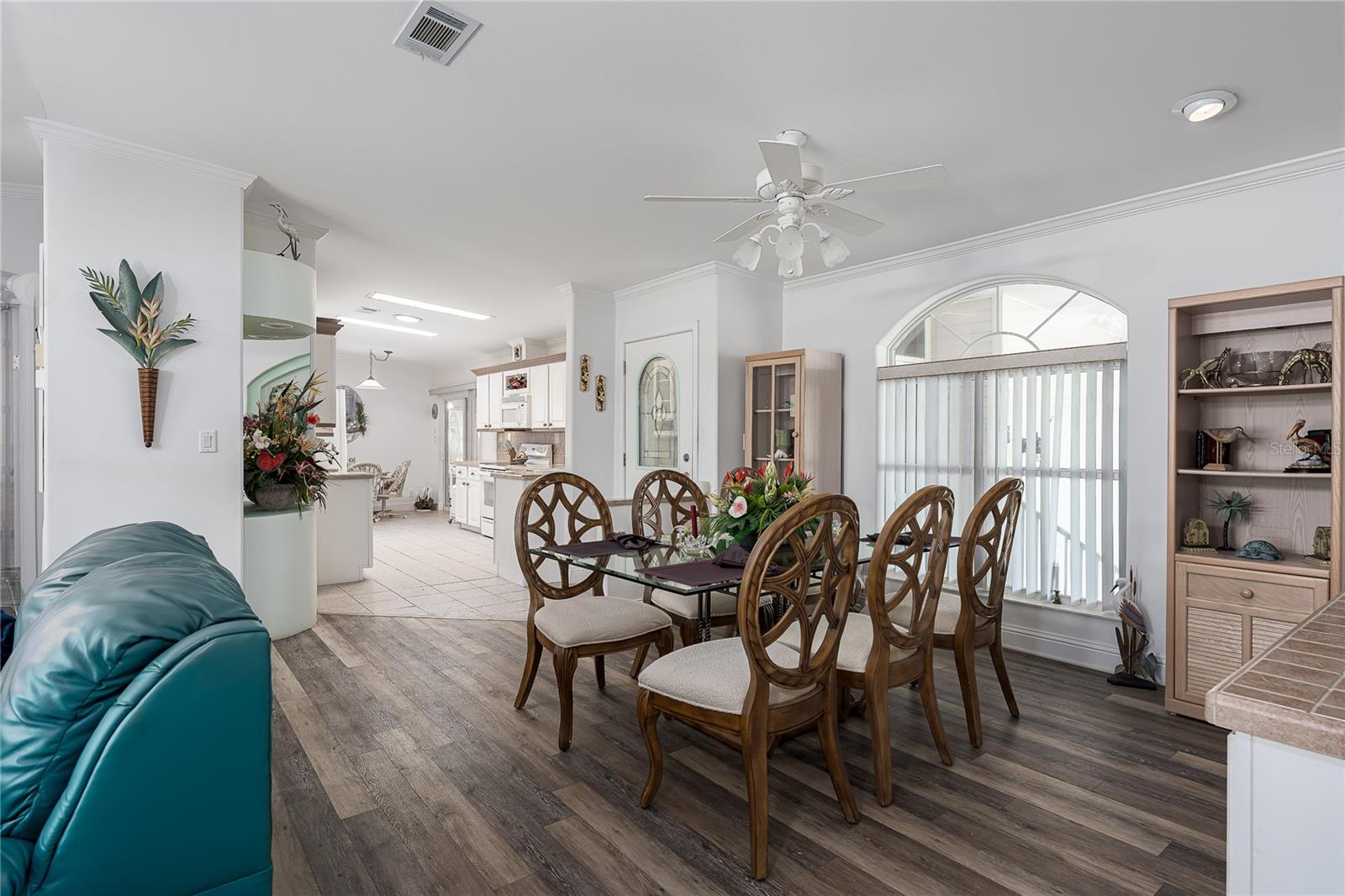 Image 5 of 37 For 8418 Regal Way