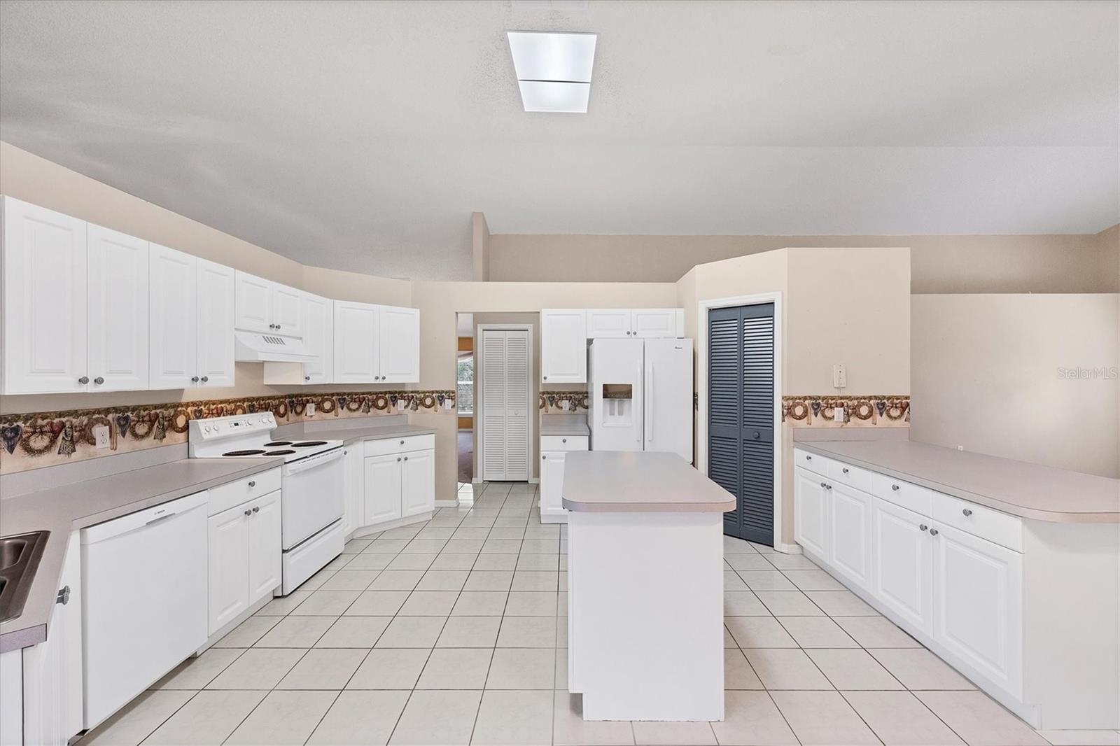 Image 12 of 42 For 6016 Ferndell Street