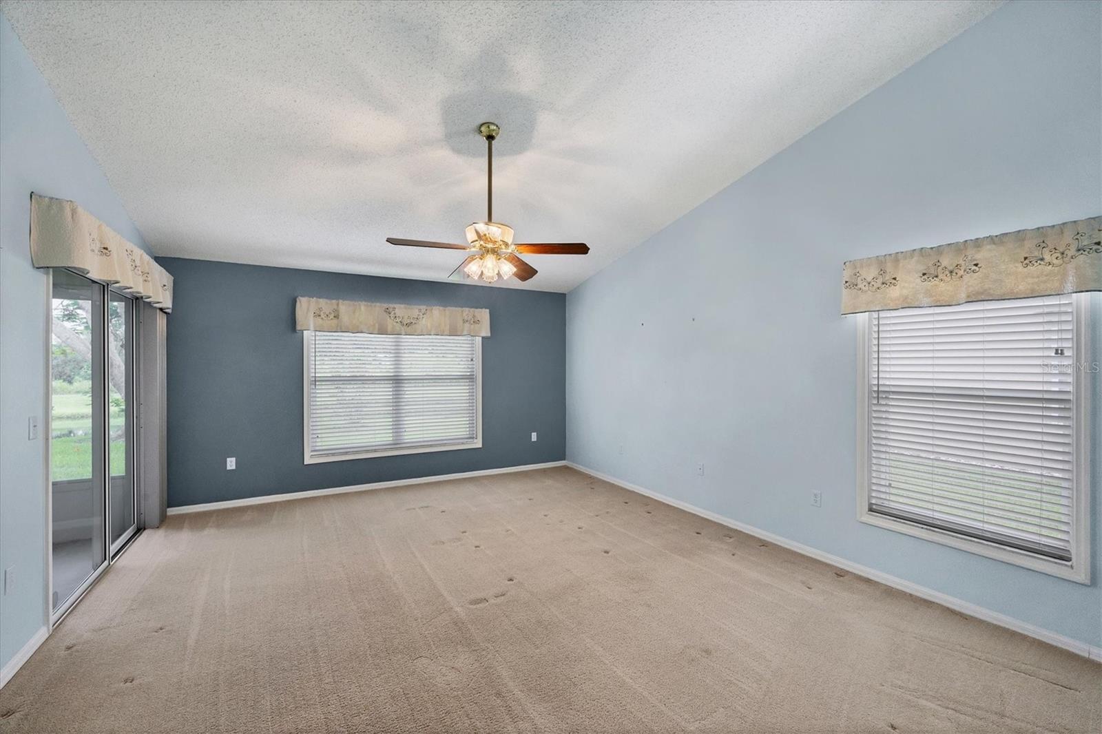 Image 17 of 42 For 6016 Ferndell Street