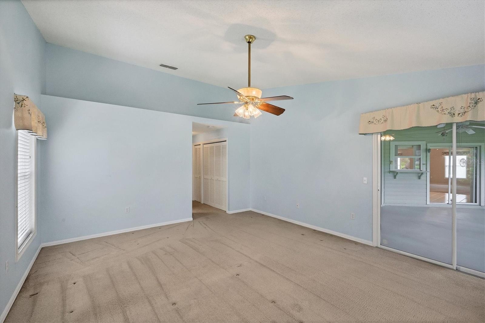 Image 18 of 42 For 6016 Ferndell Street