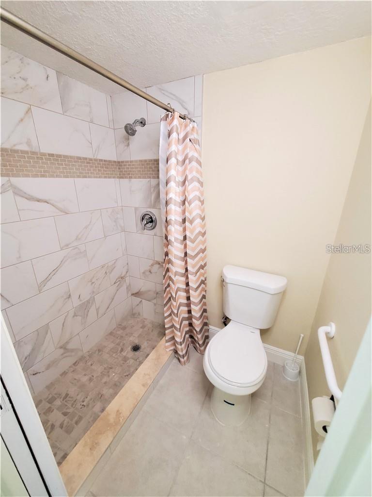 Image 13 of 31 For 2763 Woodgate Lane 105
