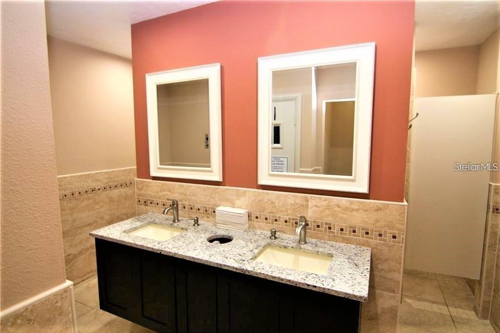Image 17 of 31 For 2763 Woodgate Lane 105