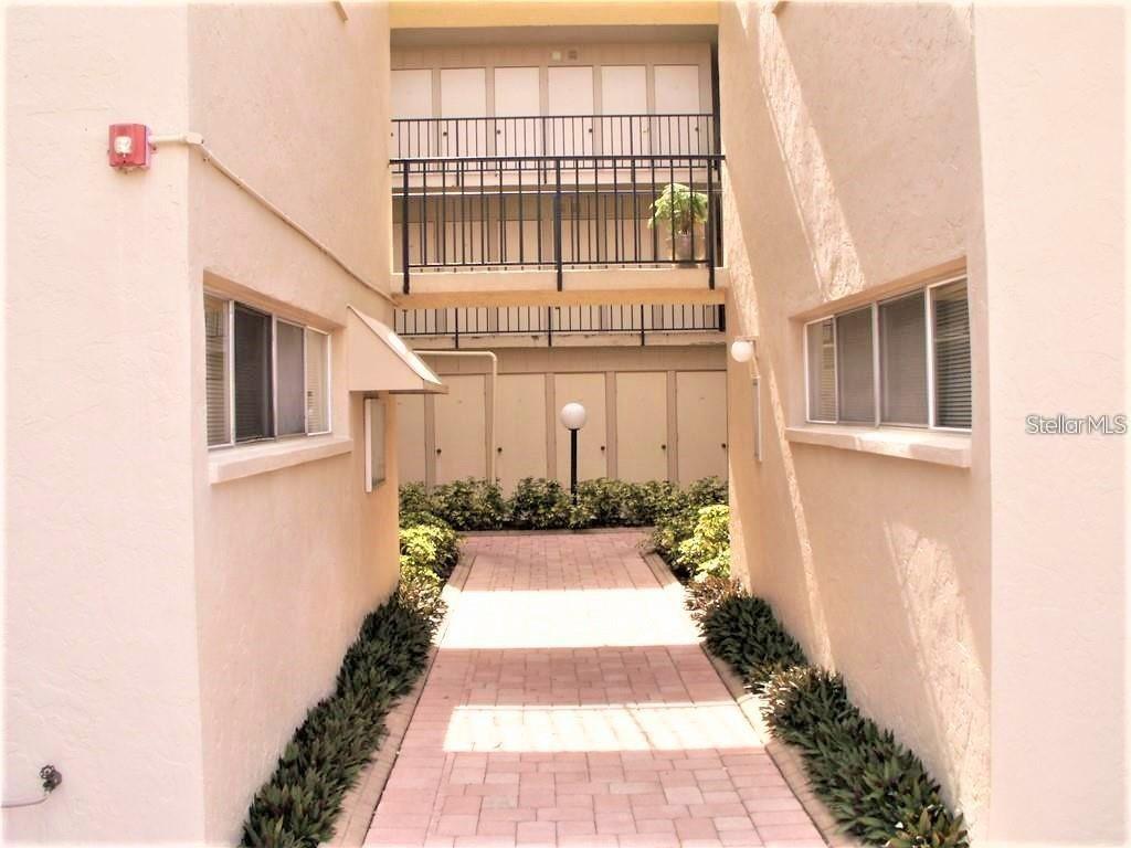 Image 22 of 31 For 2763 Woodgate Lane 105