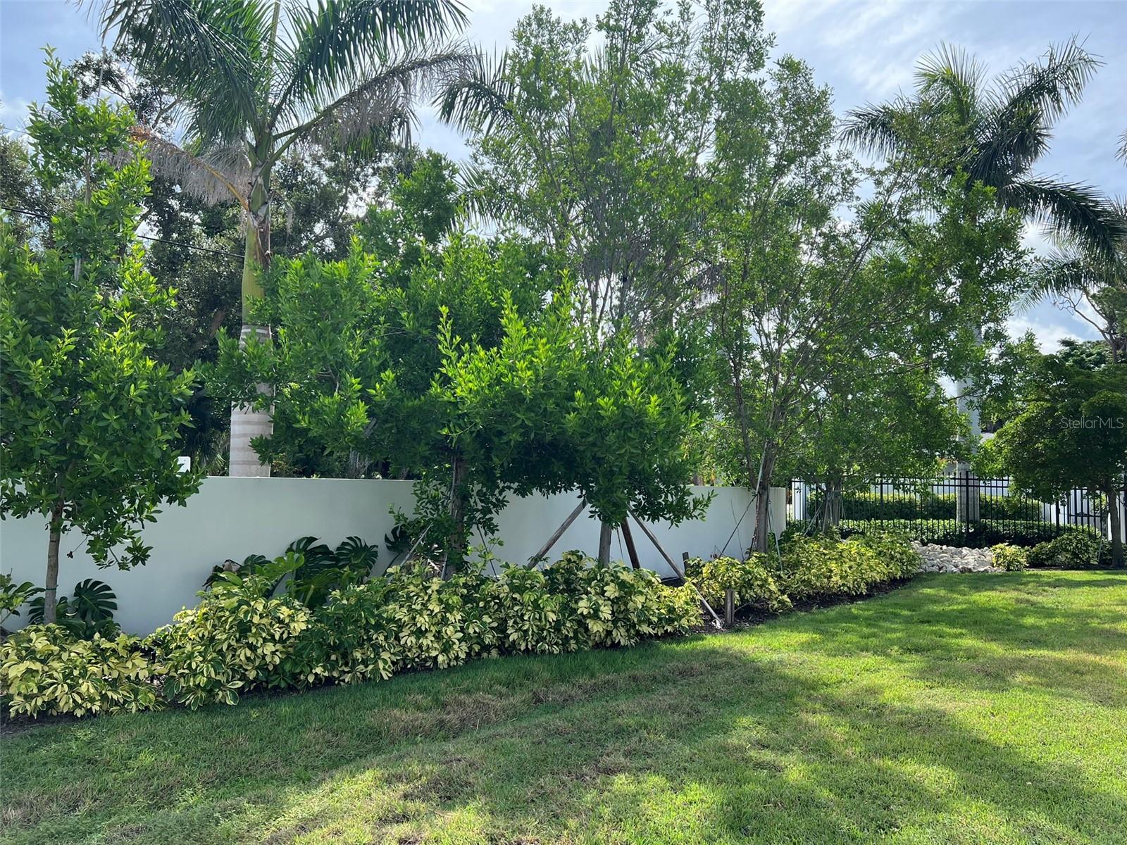 Image 11 of 34 For 622 Bayshore Drive