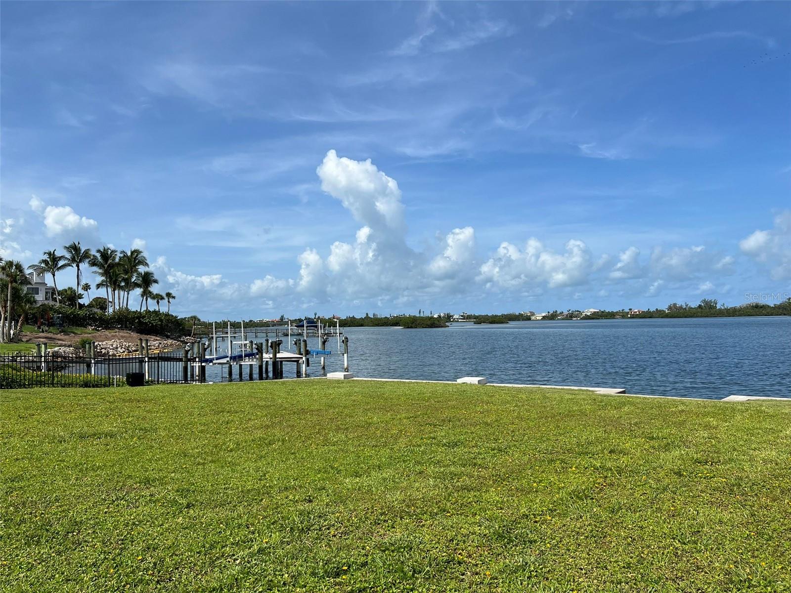 Image 23 of 34 For 622 Bayshore Drive