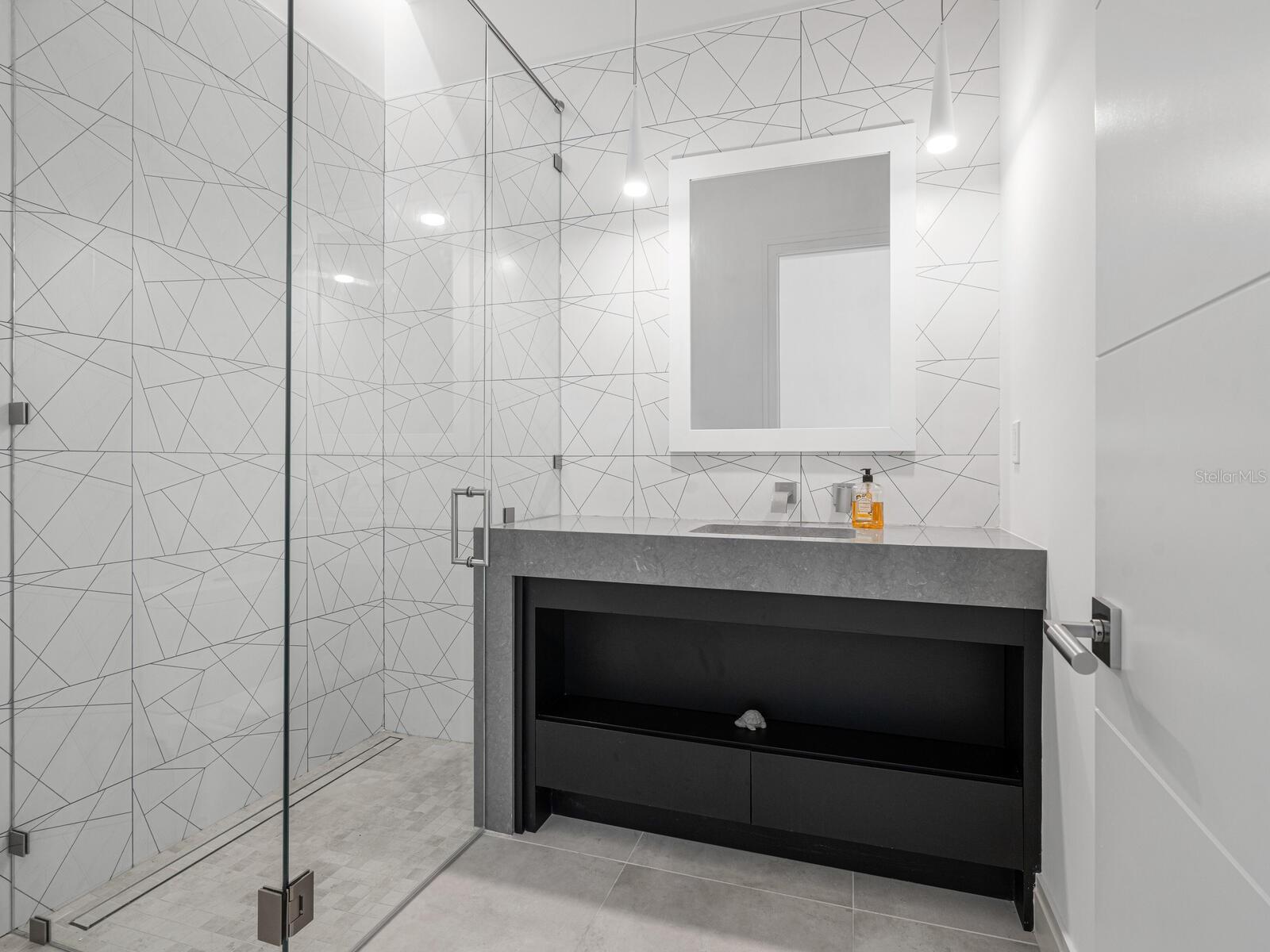 Image 37 of 99 For 622 Bayshore Drive