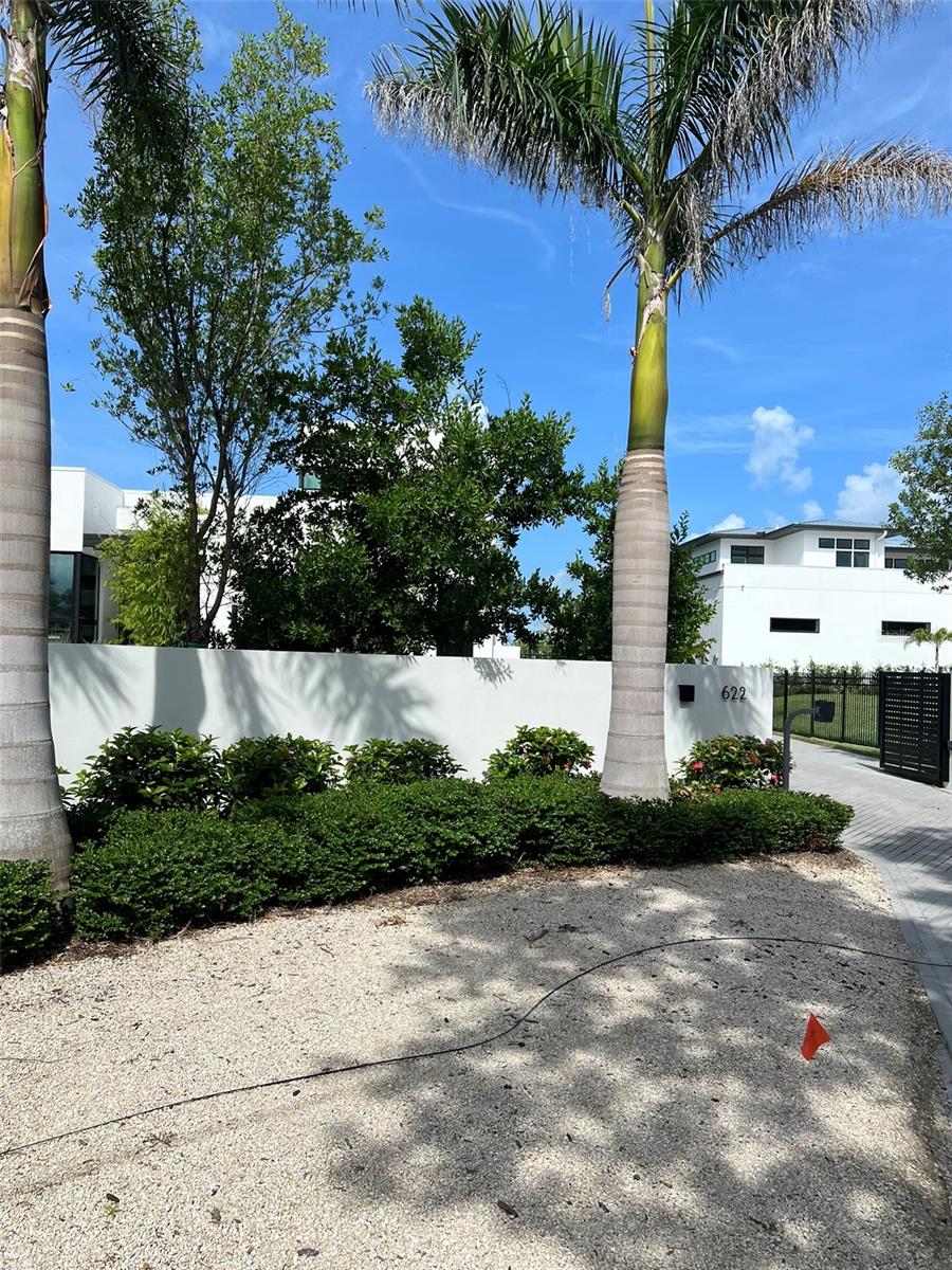 Image 4 of 34 For 622 Bayshore Drive