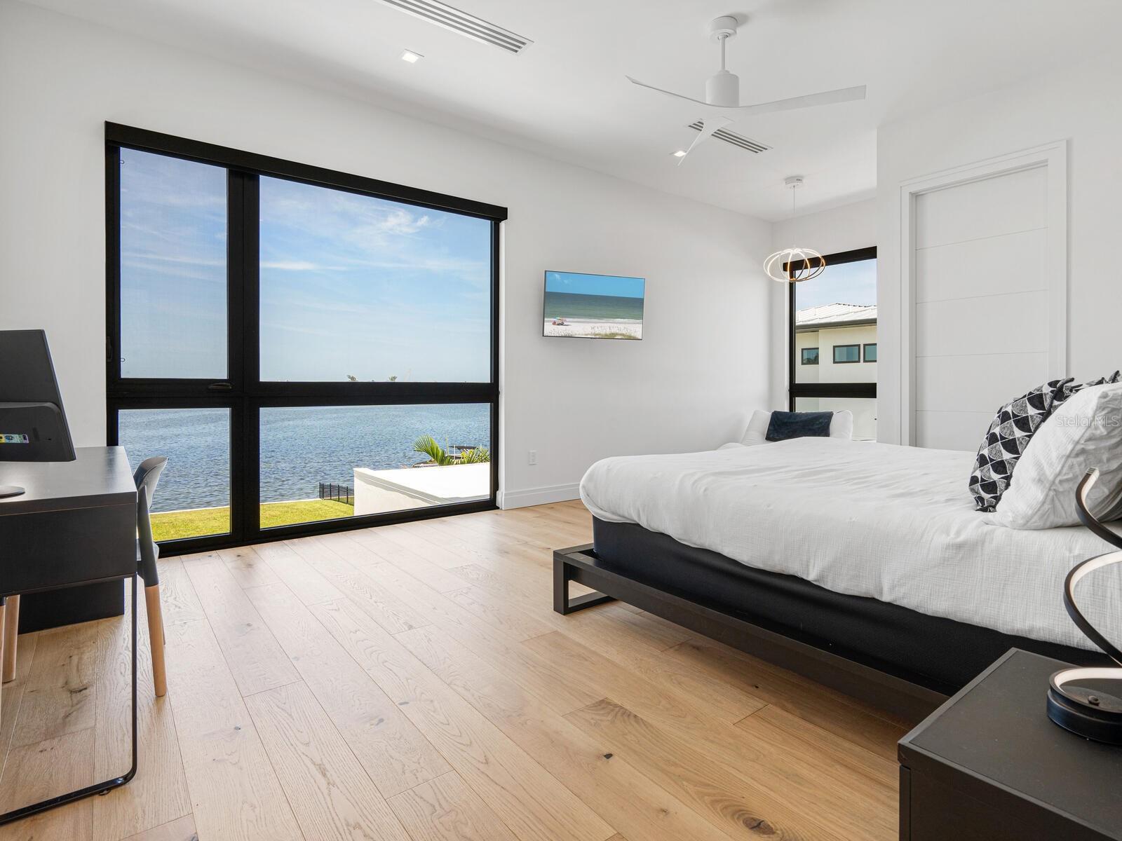 Image 41 of 99 For 622 Bayshore Drive