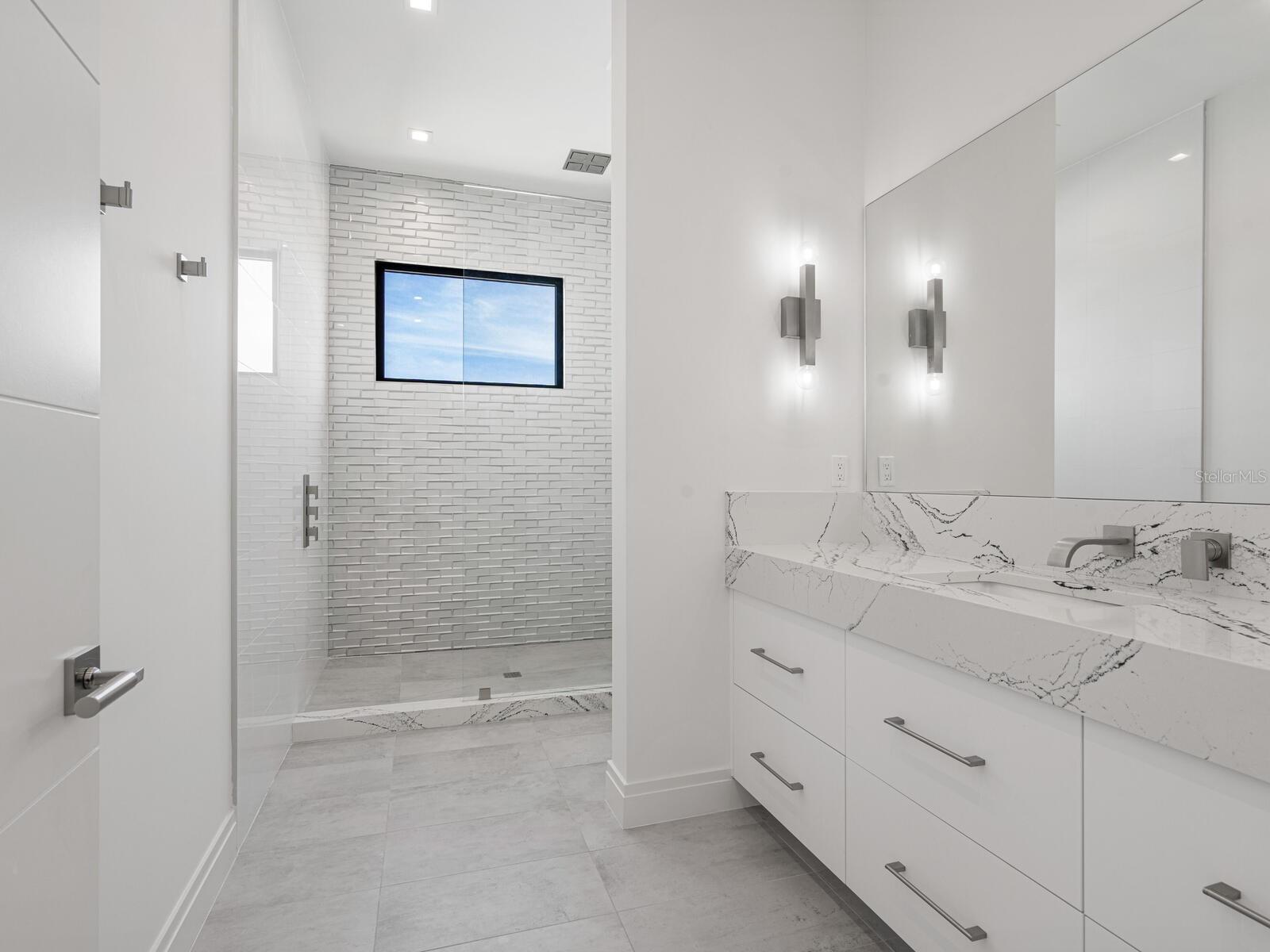 Image 43 of 99 For 622 Bayshore Drive