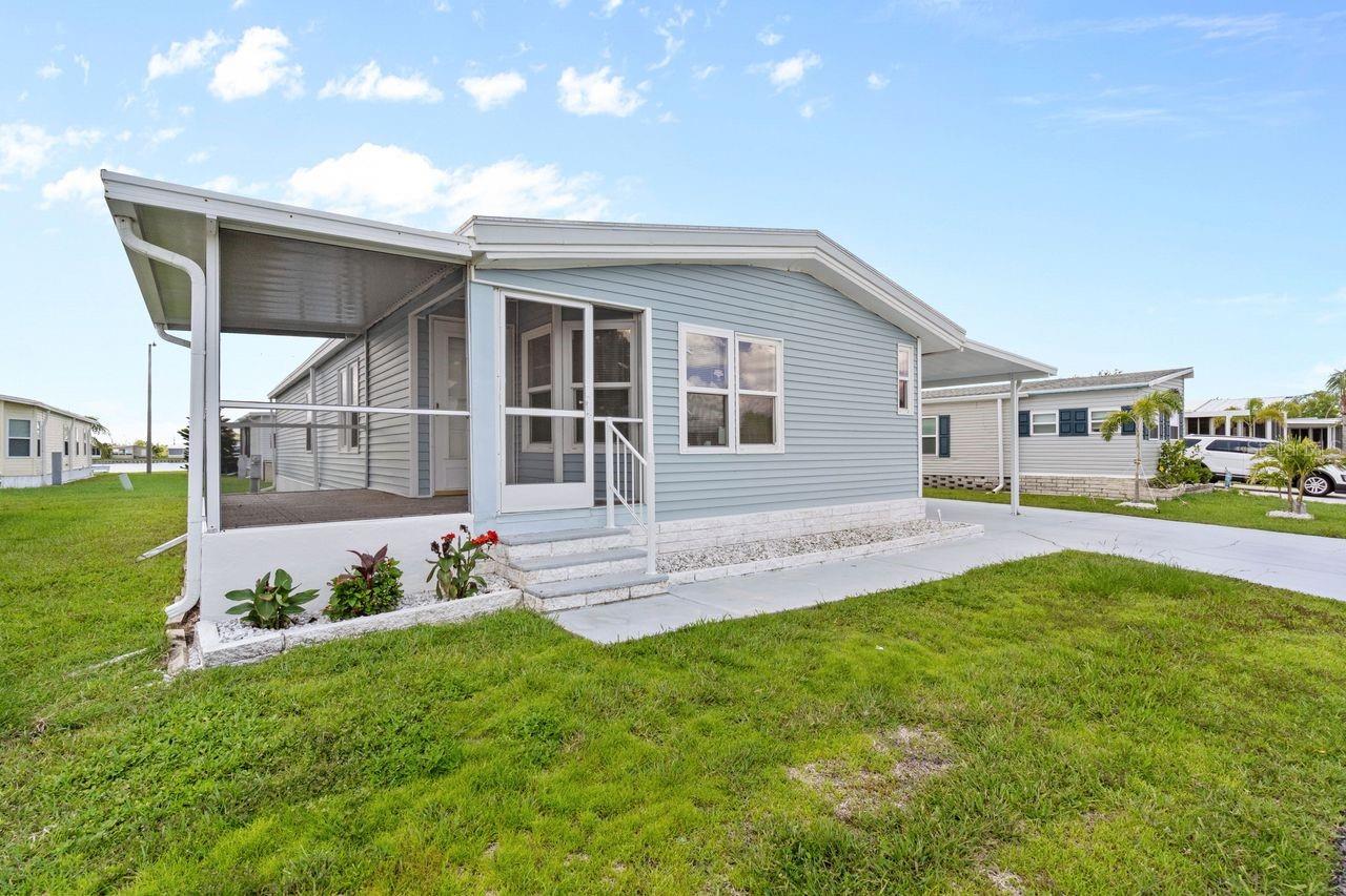 Image 11 of 46 For 749 Riverview Circle