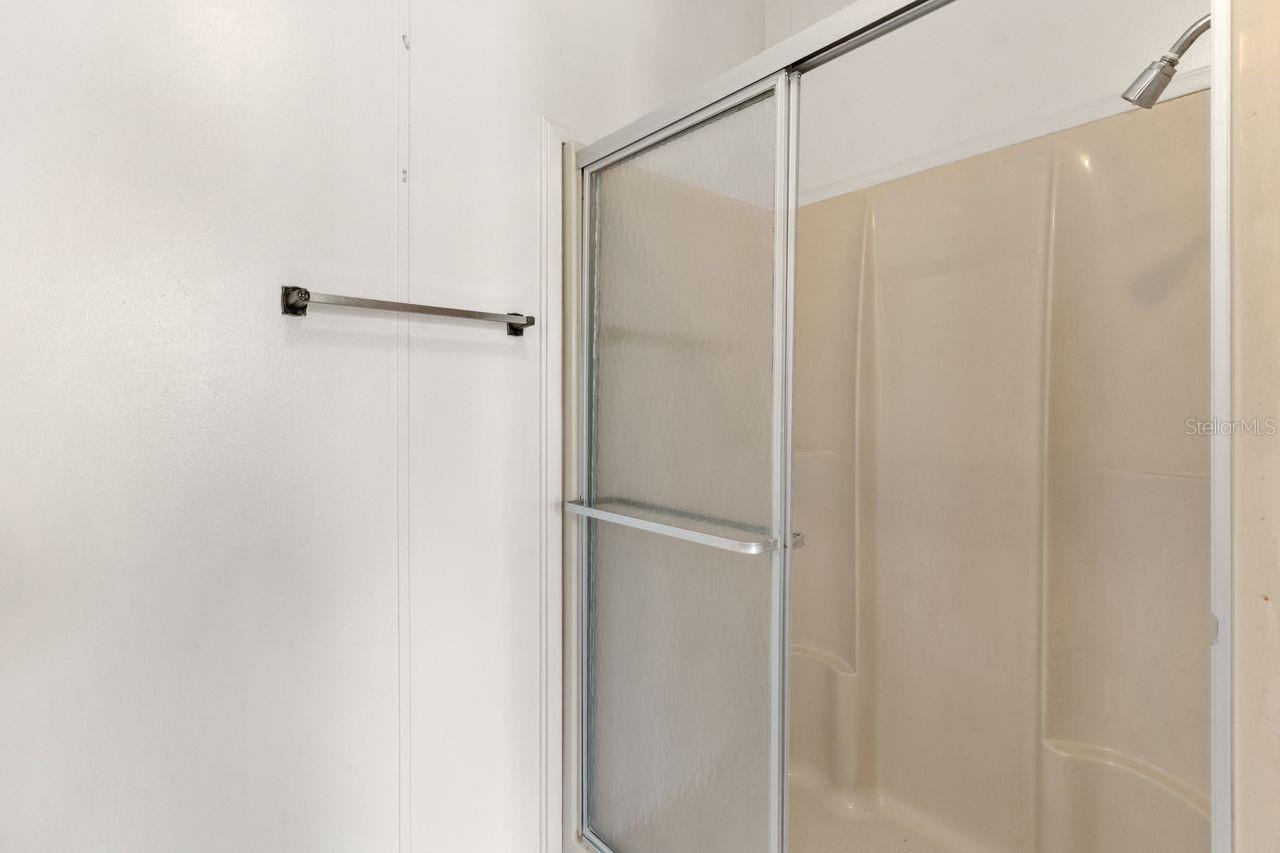 Image 16 of 46 For 749 Riverview Circle