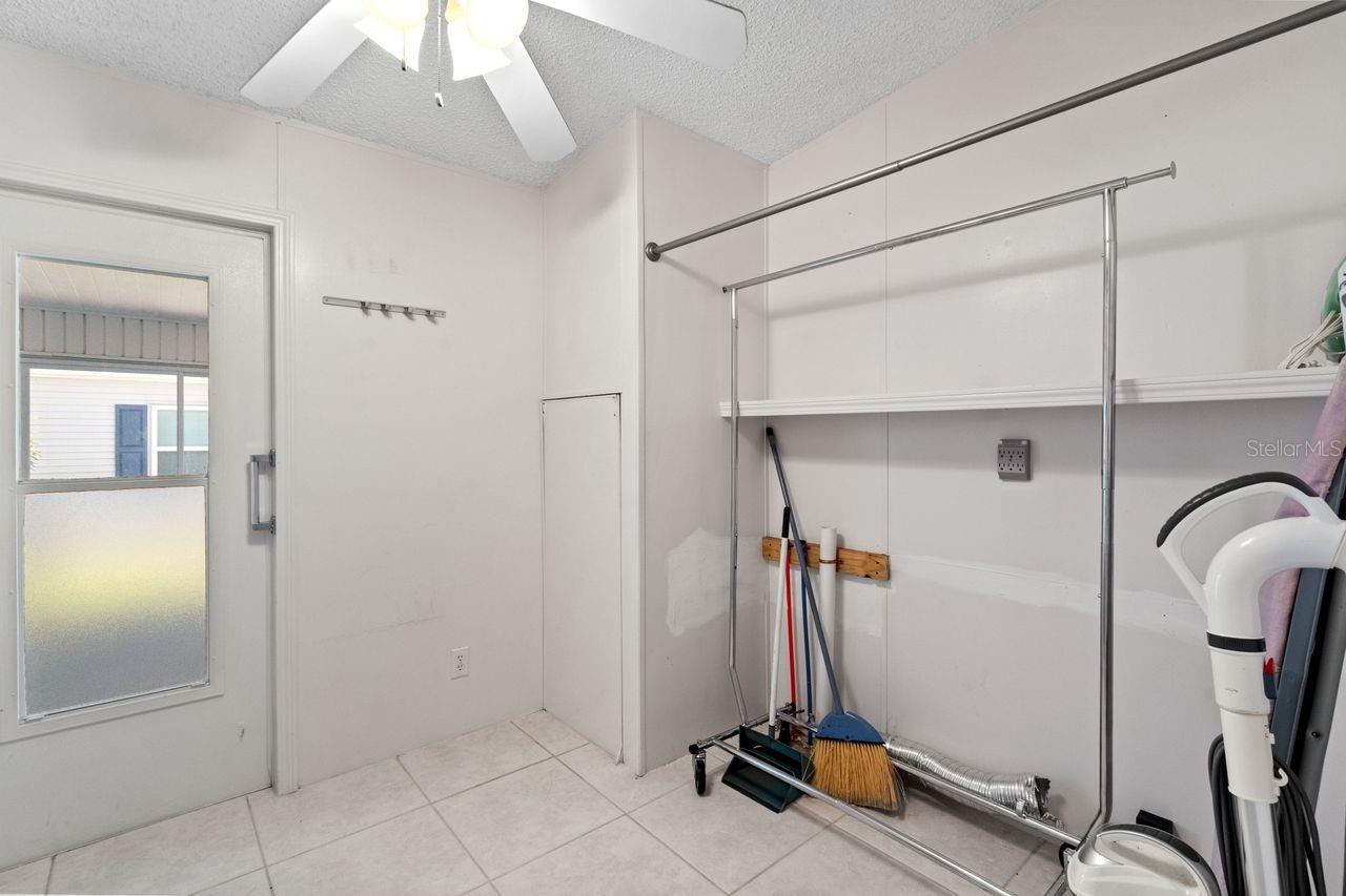 Image 24 of 46 For 749 Riverview Circle