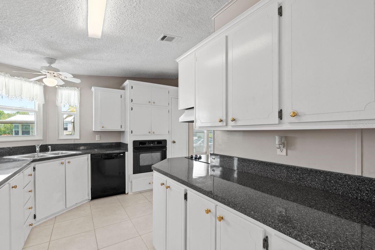 Image 3 of 46 For 749 Riverview Circle