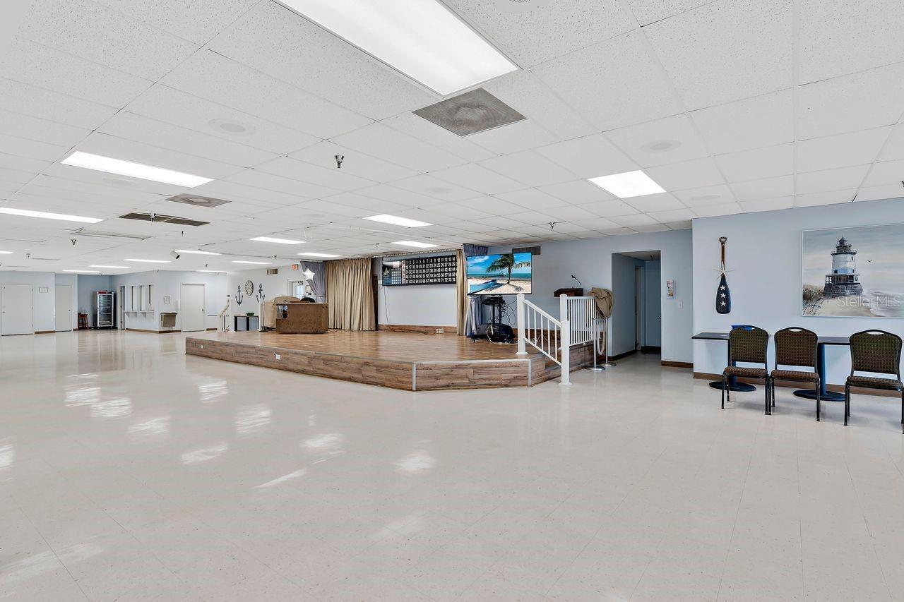 Image 37 of 46 For 749 Riverview Circle