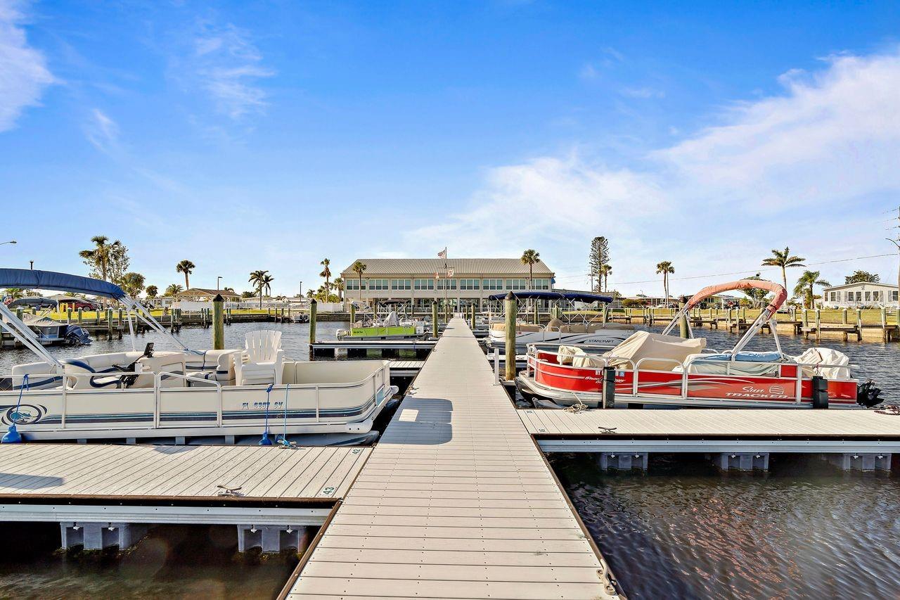 Image 39 of 46 For 749 Riverview Circle