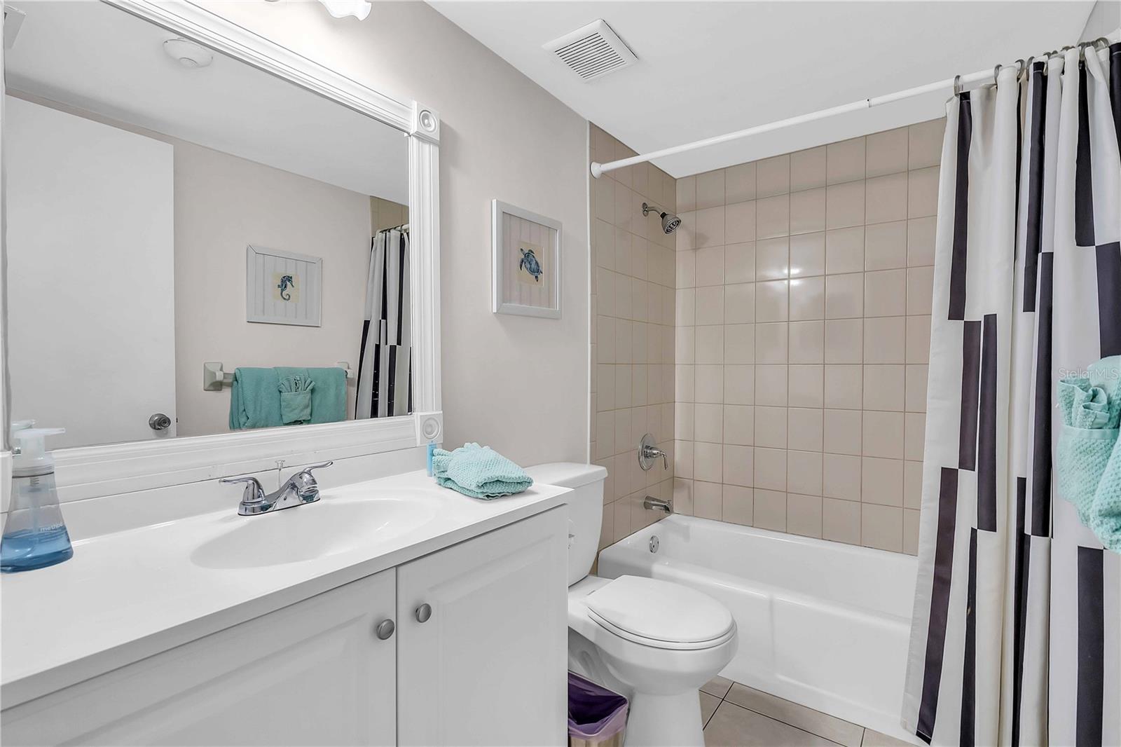 Image 14 of 17 For 1670 Laurel Street 205
