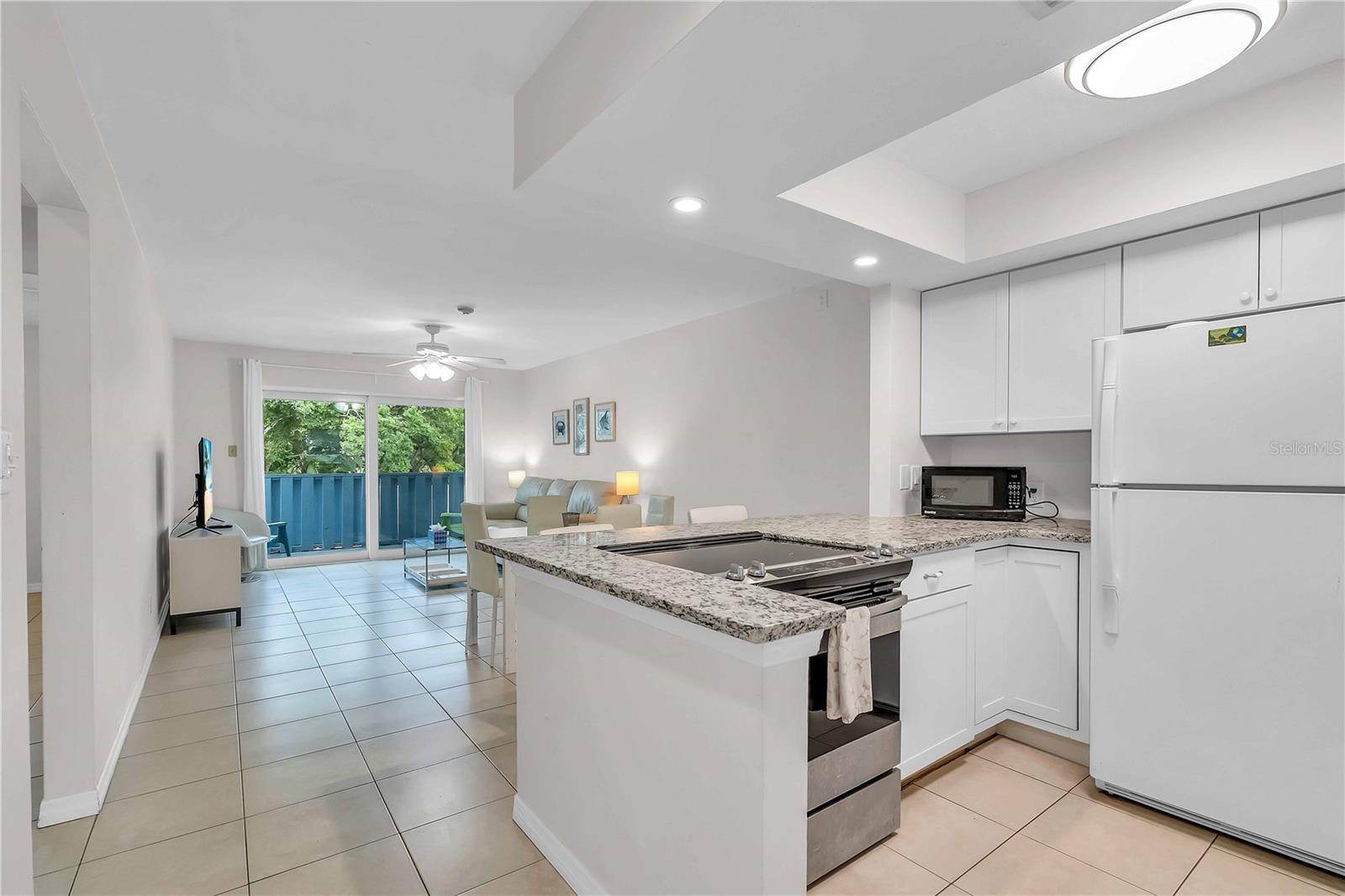 Image 2 of 17 For 1670 Laurel Street 205