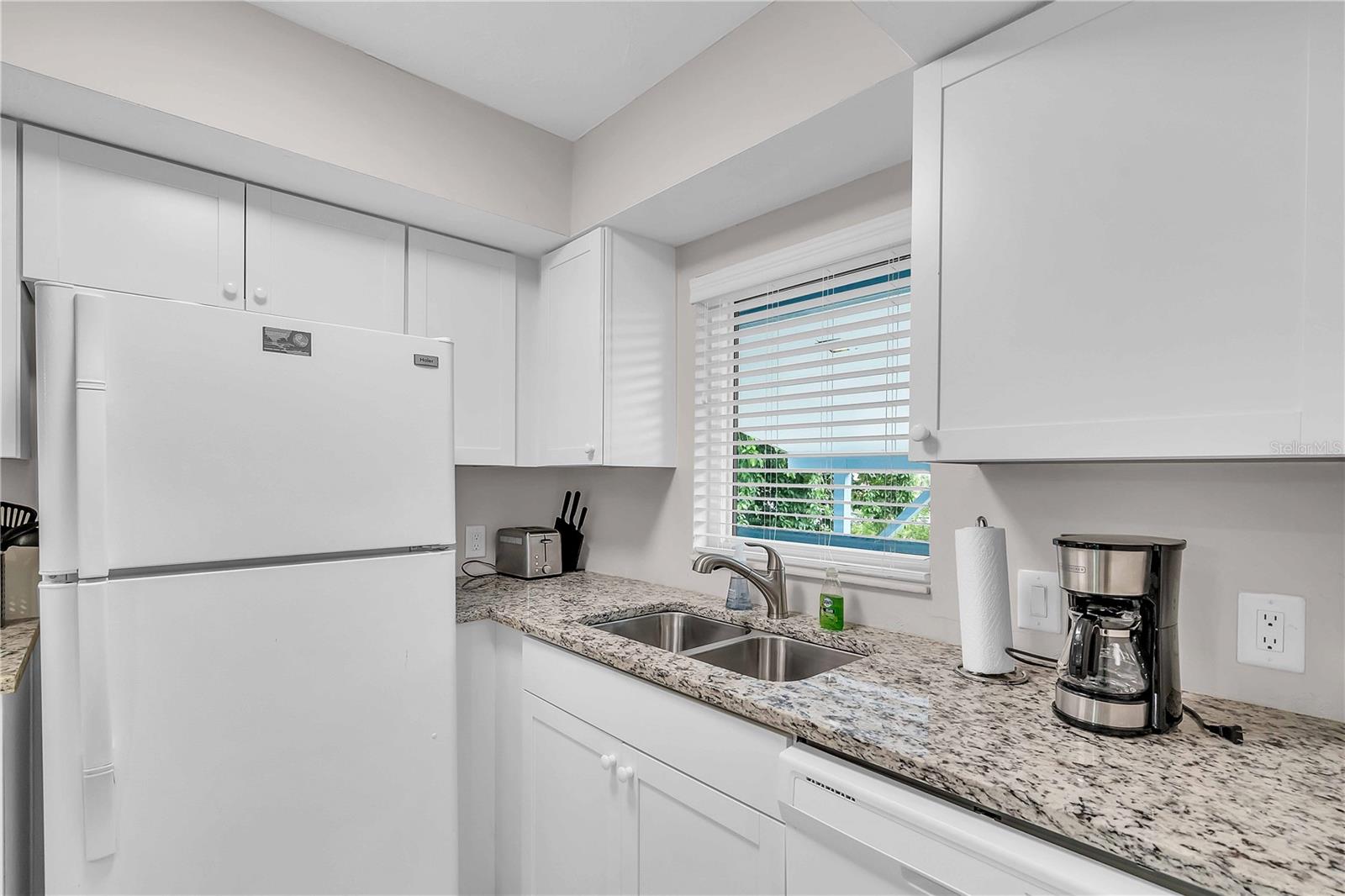 Image 4 of 17 For 1670 Laurel Street 205