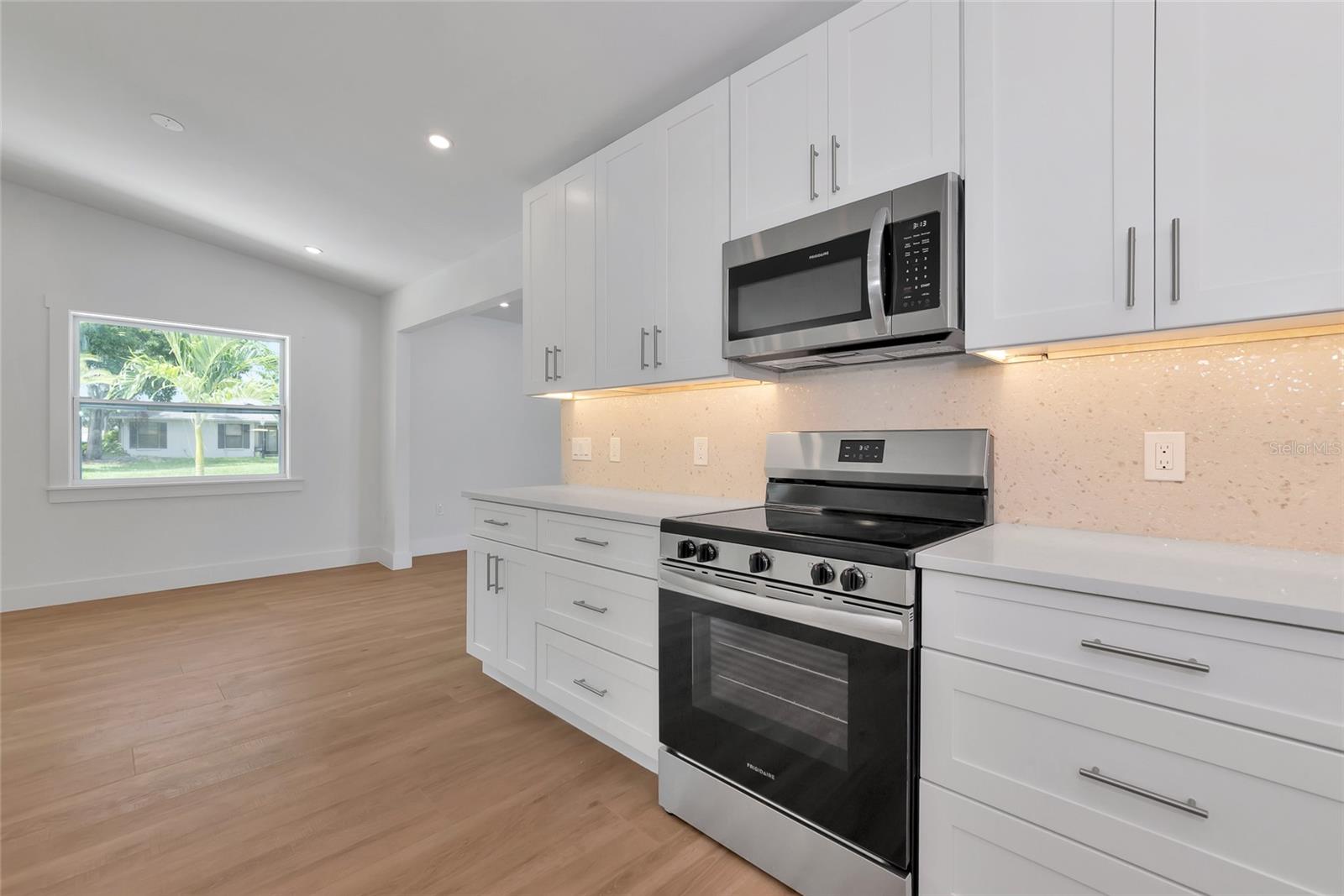 Image 10 of 66 For 4515 19th Avenue W